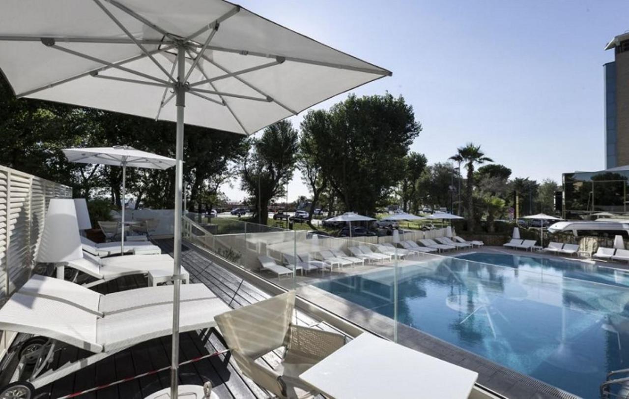 Hotel Sporting Rimini Eksteriør billede