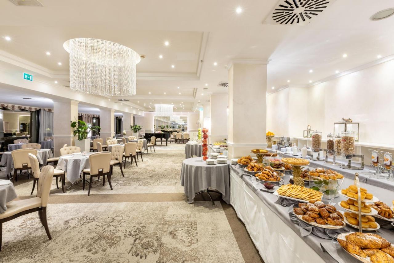 Hotel Sporting Rimini Eksteriør billede