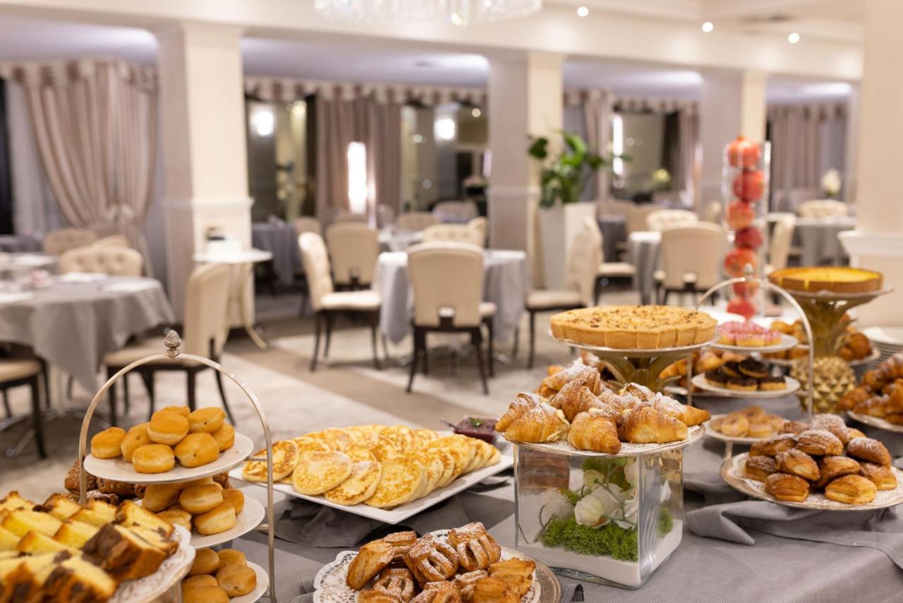 Hotel Sporting Rimini Eksteriør billede